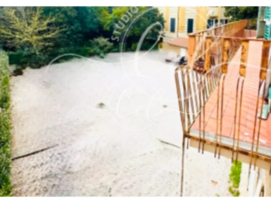 Immagine 4 di Pentalocale in vendita  a Lucca