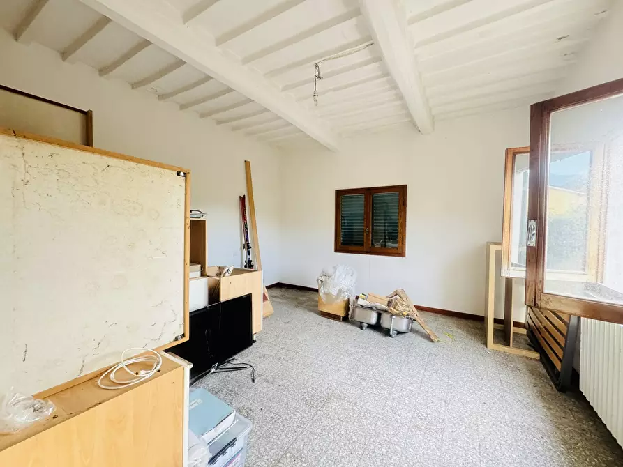 Immagine 19 di Porzione di casa in vendita  a Seravezza