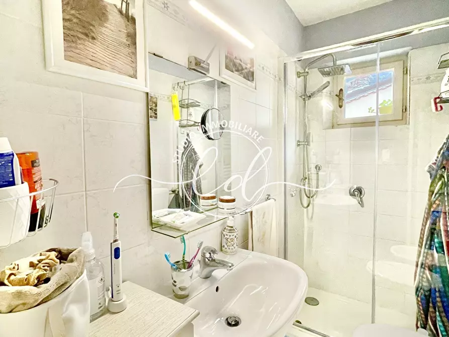 Immagine 24 di Quadrilocale in vendita  a Seravezza