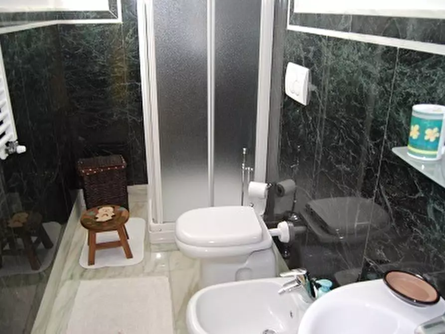 Immagine 25 di Casa indipendente in vendita  a Montignoso