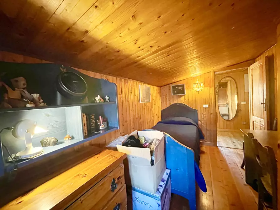 Immagine 21 di Porzione di casa in vendita  a Massarosa