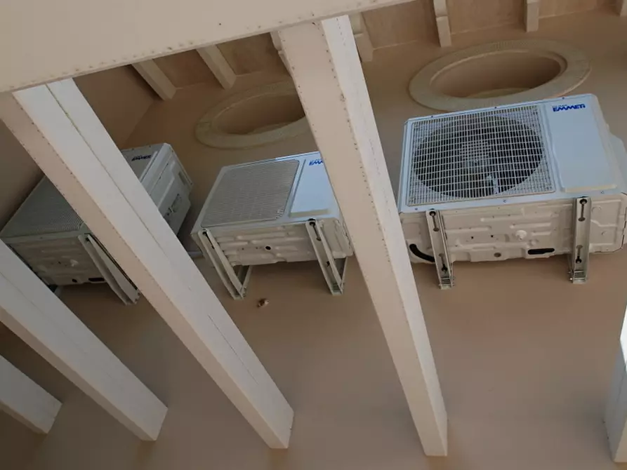 Immagine 68 di Villa in vendita  a Pietrasanta