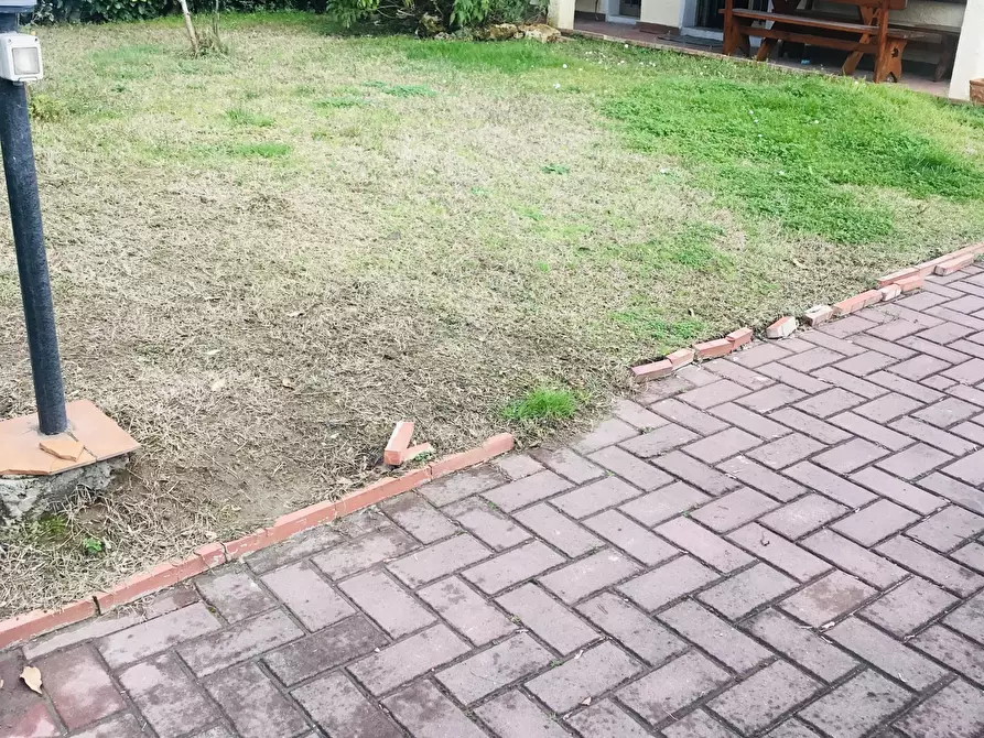 Immagine 28 di Casa indipendente in vendita  a Pietrasanta