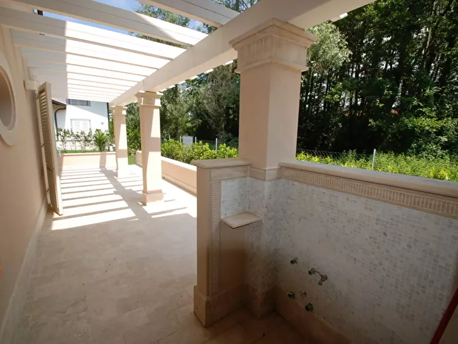 Immagine 78 di Villa in vendita  a Pietrasanta