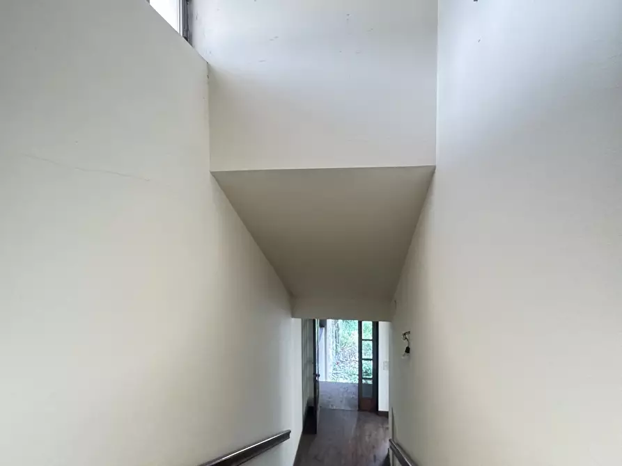 Immagine 22 di Porzione di casa in vendita  a Pietrasanta