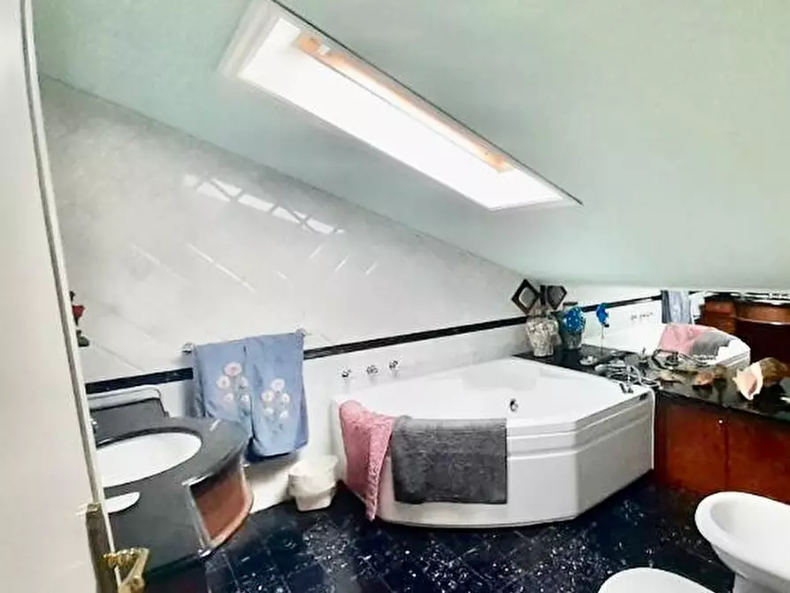 Immagine 16 di Appartamento in vendita  a Pietrasanta