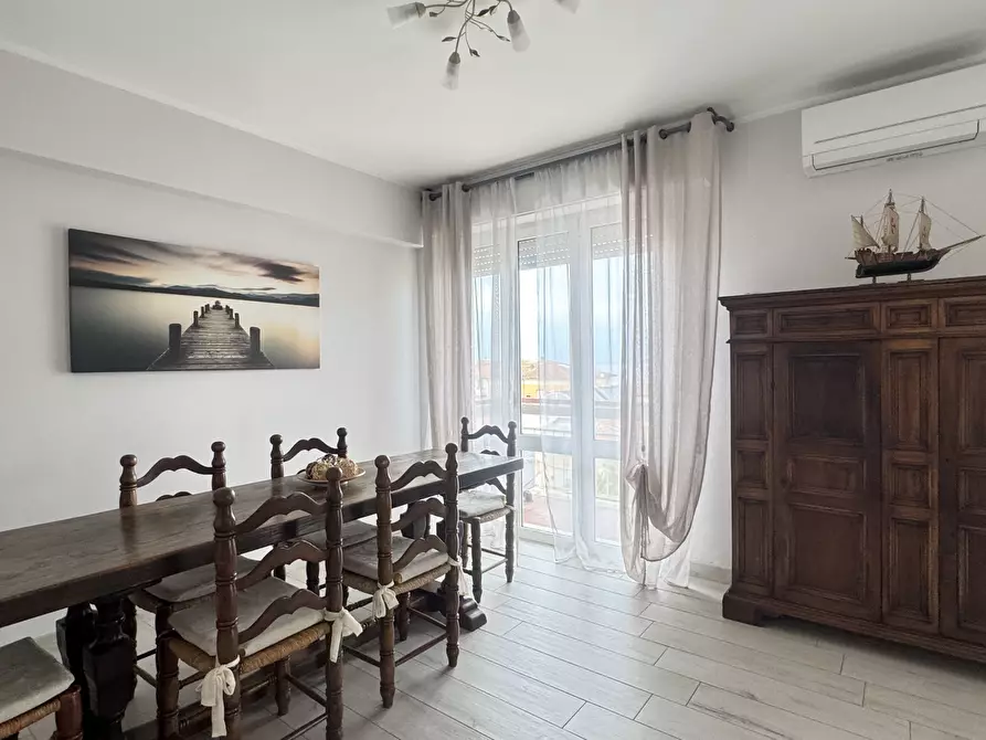 Immagine 12 di Quadrilocale in affitto  a Camaiore