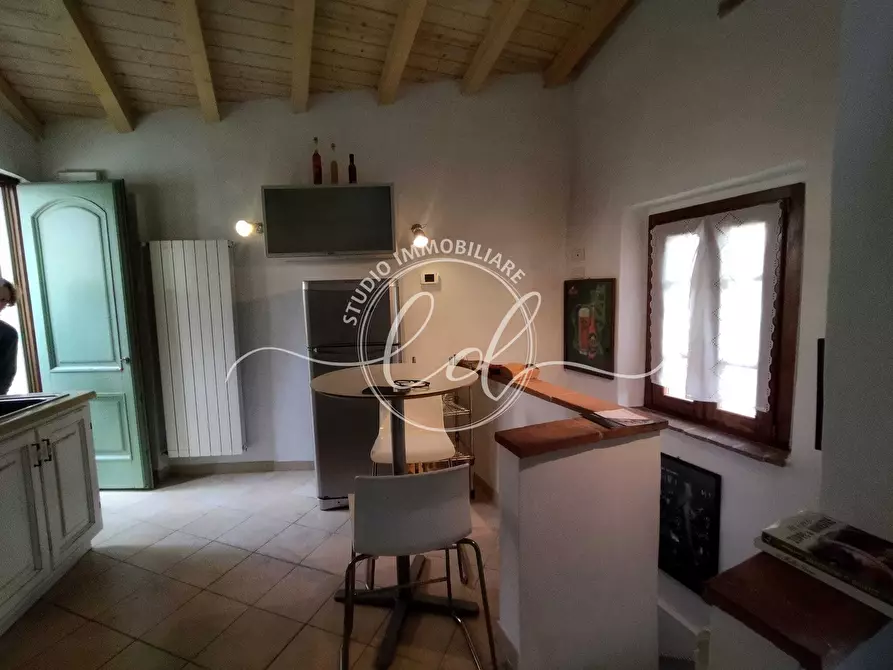 Immagine 10 di Porzione di casa in vendita  a Camaiore