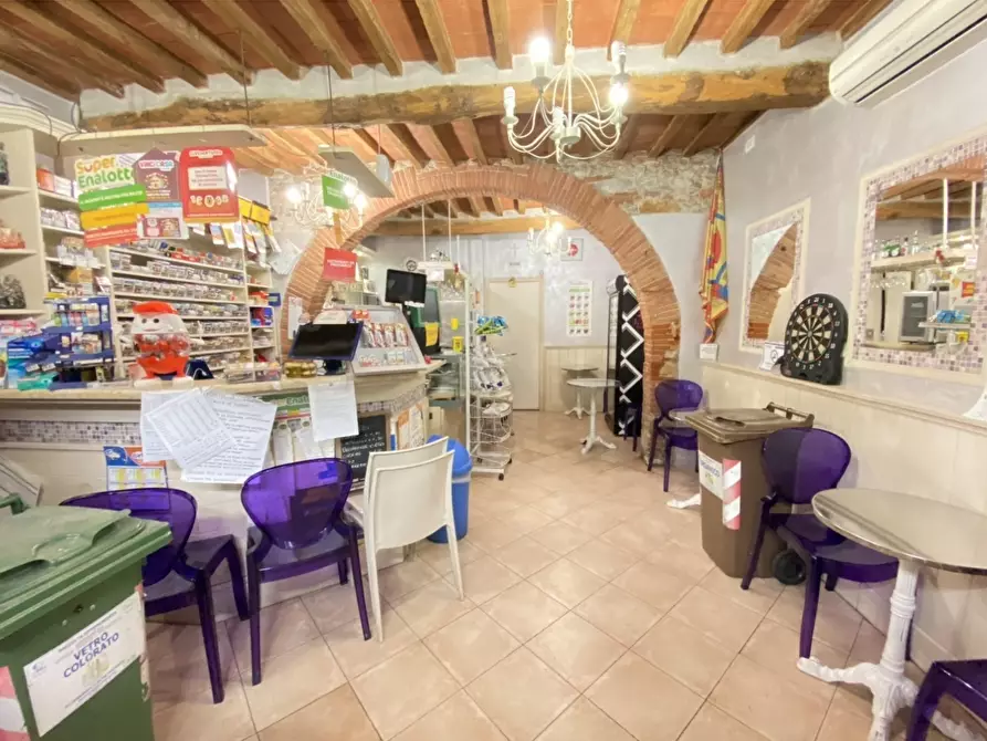 Immagine 5 di Bar / Ristorante in vendita  a Pietrasanta