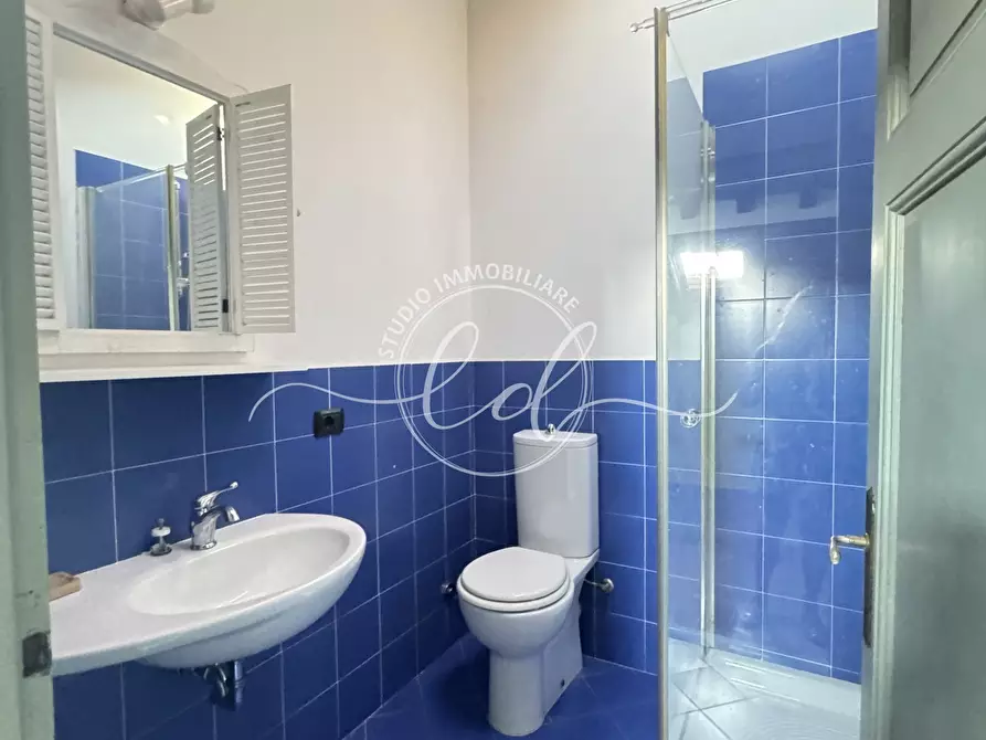 Immagine 44 di Quadrilocale in affitto  a Pietrasanta