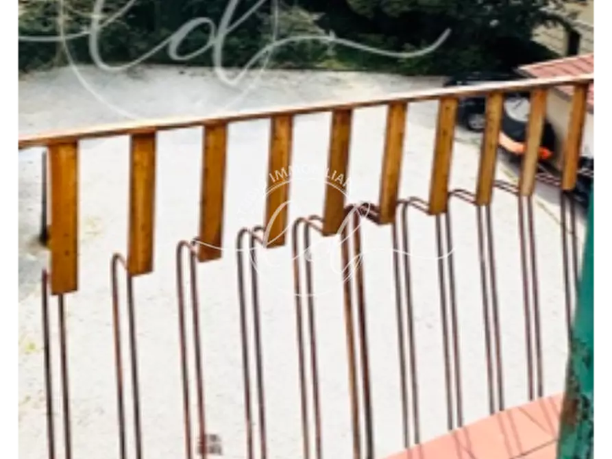 Immagine 3 di Pentalocale in vendita  a Lucca