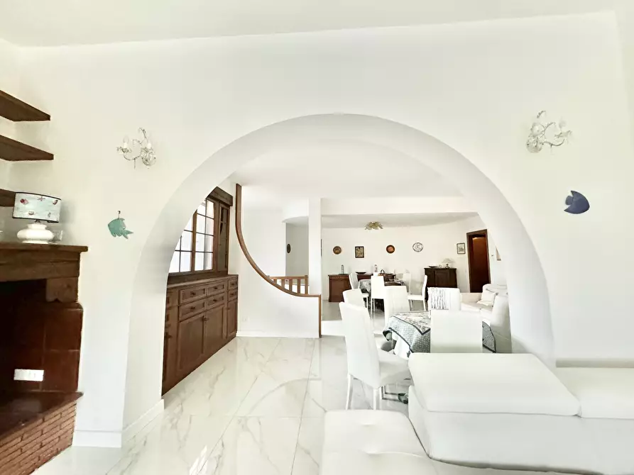 Immagine 1 di Porzione di casa in vendita  a Forte Dei Marmi