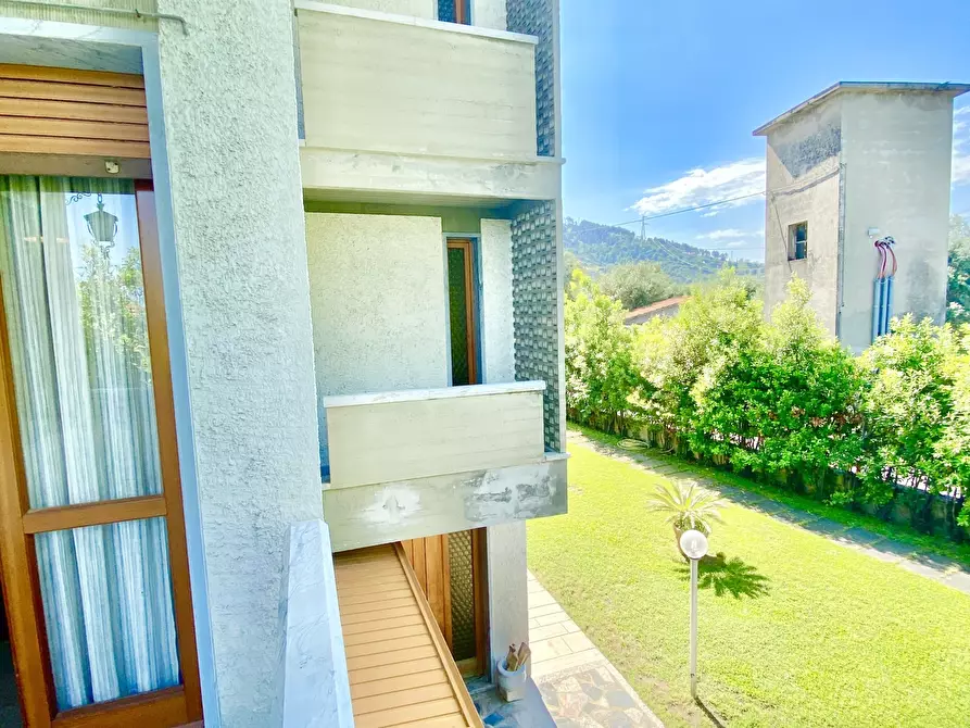 Immagine 61 di Casa indipendente in vendita  a Seravezza