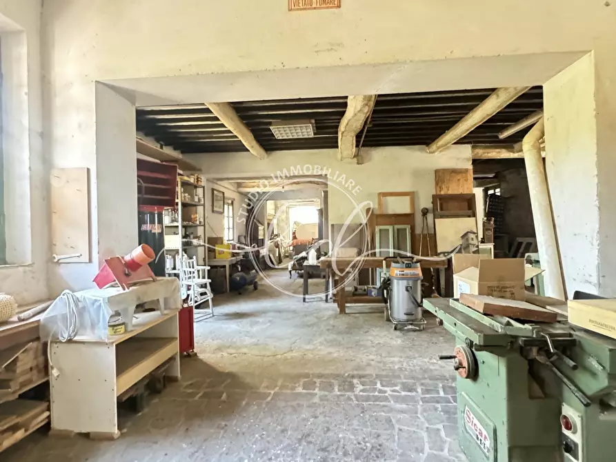 Immagine 43 di Rustico / casale in vendita  a Camaiore