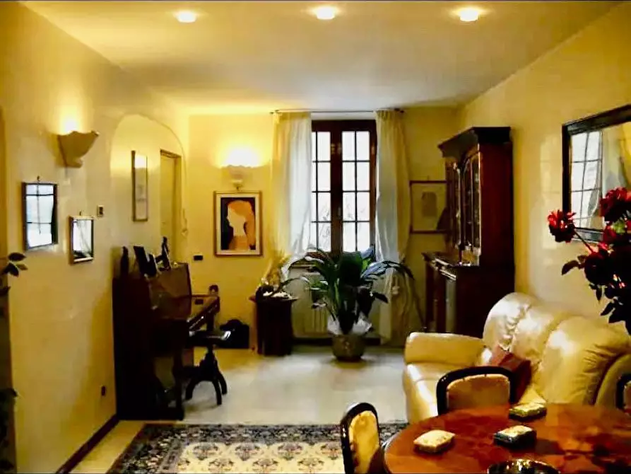 Immagine 2 di Appartamento in vendita  a Pietrasanta