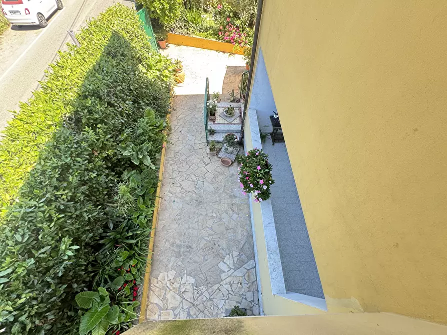 Immagine 47 di Porzione di casa in vendita  a Massa