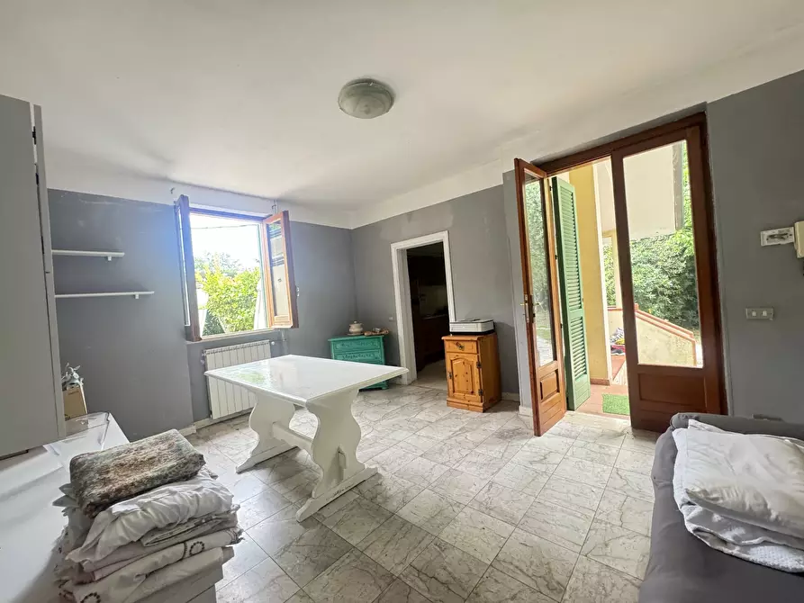 Immagine 13 di Porzione di casa in vendita  a Pietrasanta