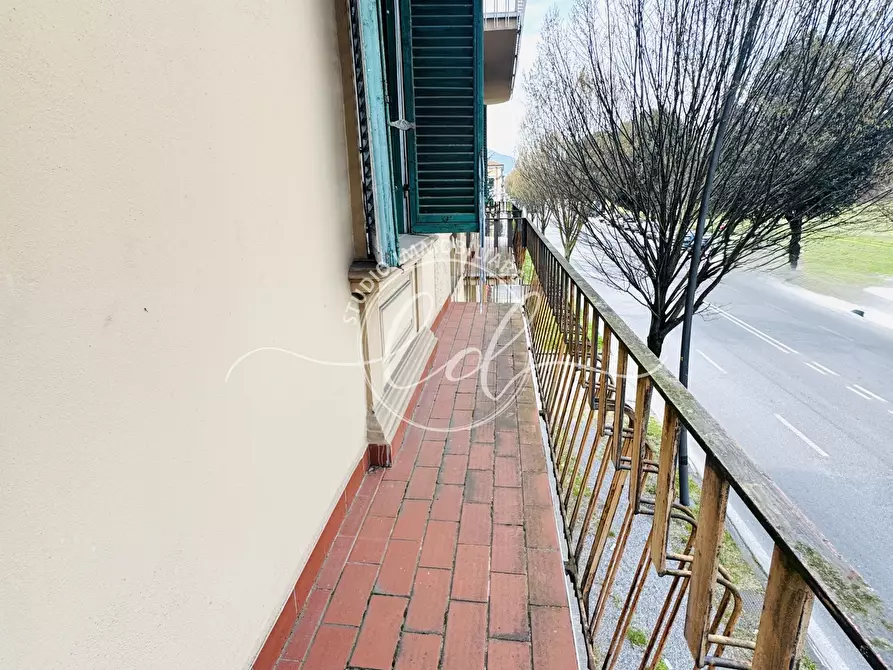 Immagine 74 di Pentalocale in vendita  a Lucca