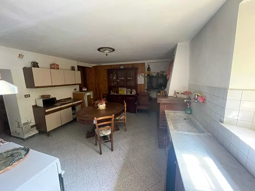 Immagine 18 di Porzione di casa in vendita  a Pietrasanta