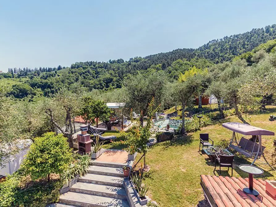 Immagine 34 di Casa indipendente in vendita  a Camaiore