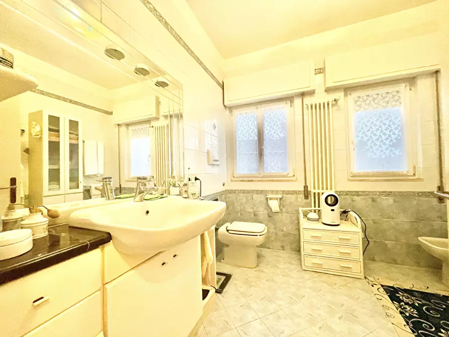 Immagine 19 di Quadrilocale in vendita  a Camaiore