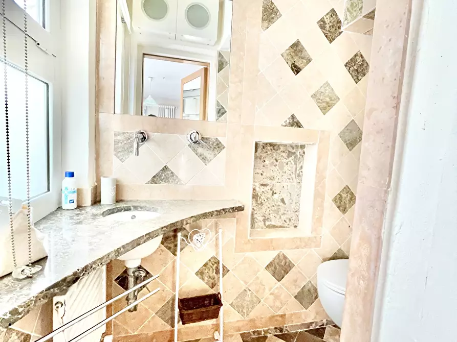 Immagine 18 di Villa in affitto  a Pietrasanta