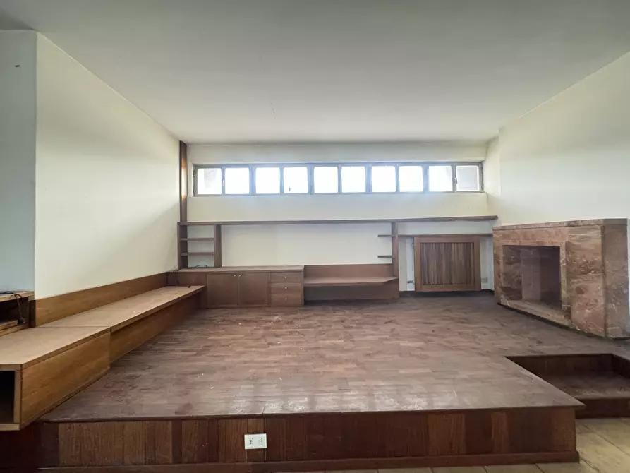 Immagine 28 di Porzione di casa in vendita  a Pietrasanta