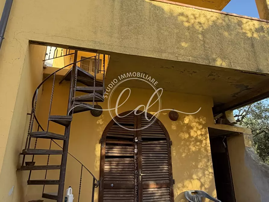 Immagine 5 di Porzione di casa in vendita  a Seravezza