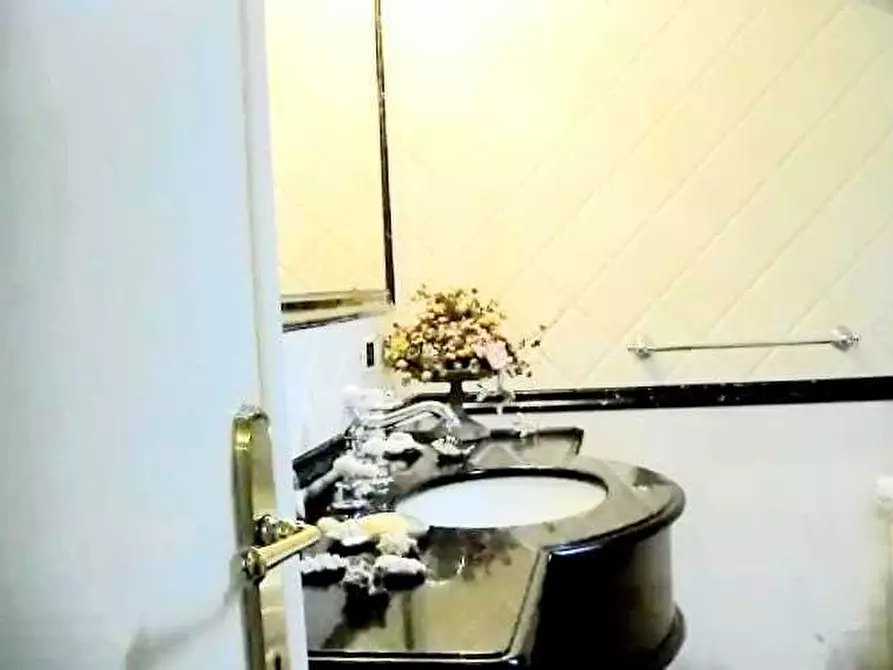 Immagine 10 di Appartamento in vendita  a Pietrasanta