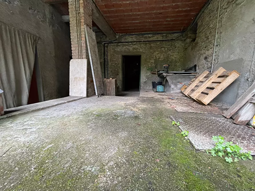 Immagine 53 di Porzione di casa in vendita  a Stazzema
