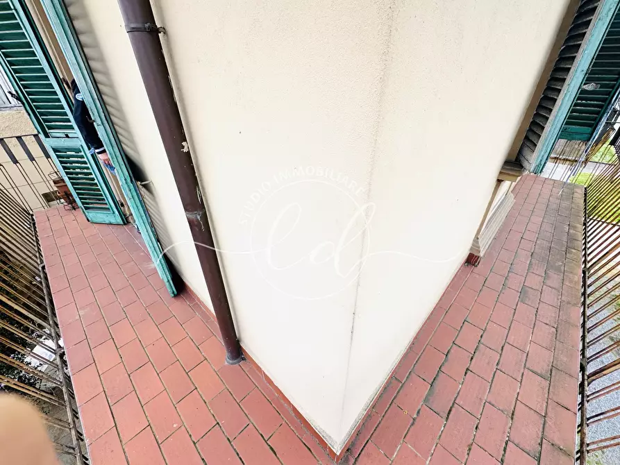 Immagine 76 di Pentalocale in vendita  a Lucca