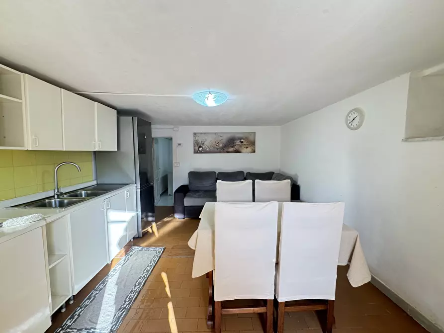 Immagine 4 di Trilocale in affitto  a Pietrasanta