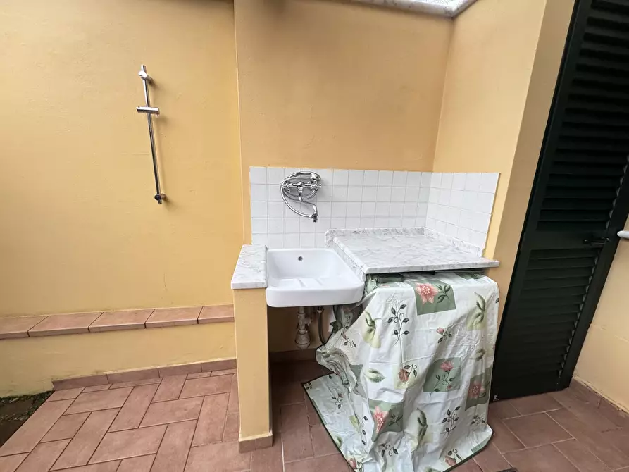 Immagine 9 di Casa indipendente in affitto  a Pietrasanta