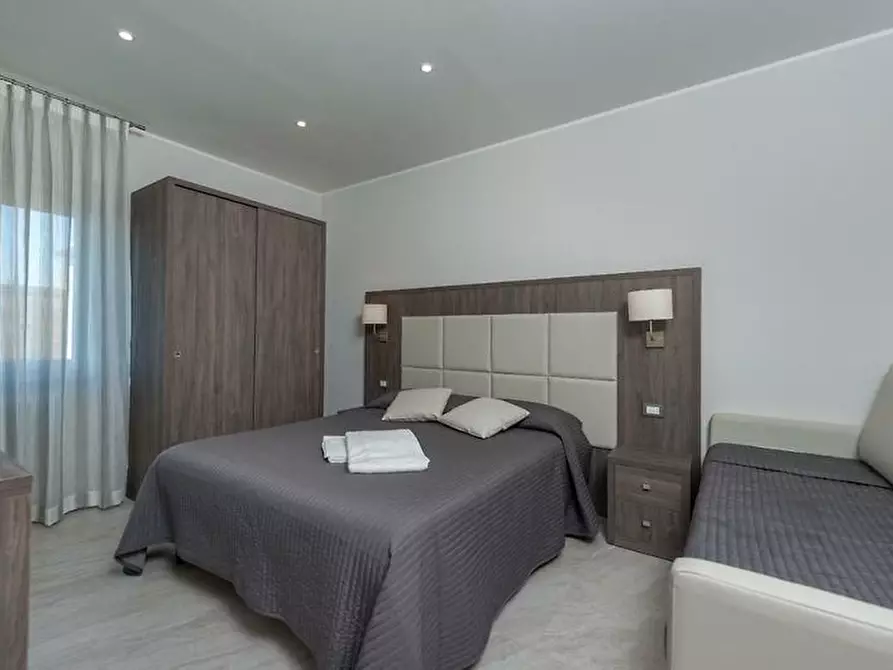 Immagine 12 di Bilocale in affitto  a Camaiore