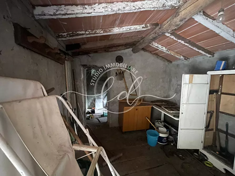 Immagine 30 di Porzione di casa in vendita  a Camaiore
