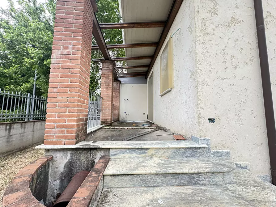 Immagine 7 di Porzione di casa in vendita  a Seravezza