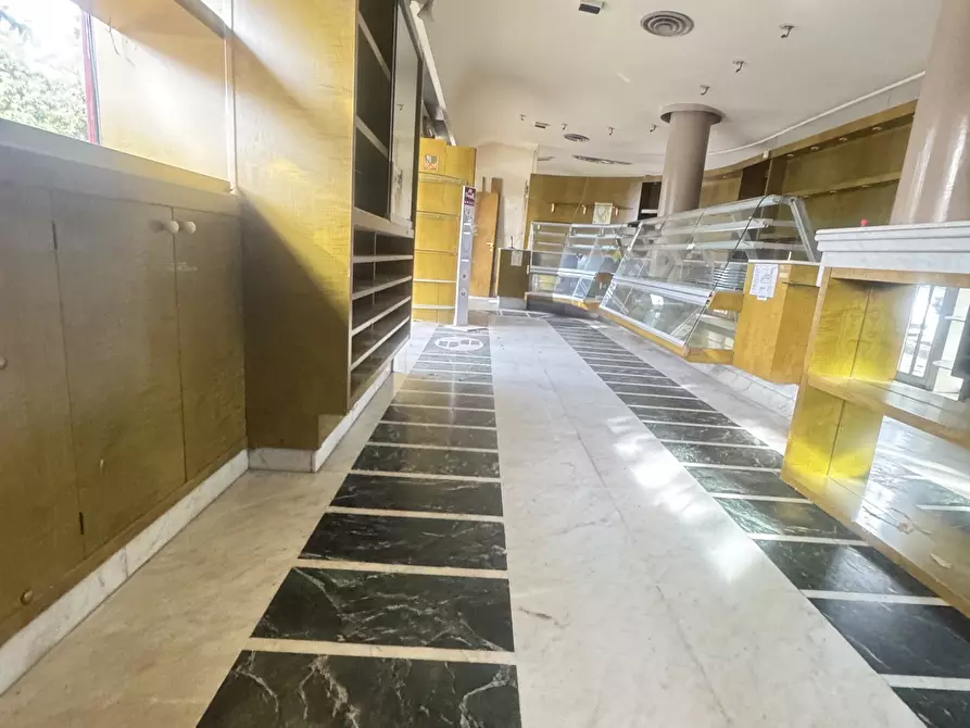 Immagine 16 di Bar / Ristorante in affitto  a Pietrasanta