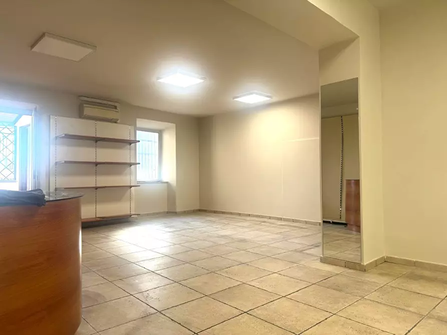 Immagine 3 di Locale commerciale in affitto  in Via Vittorio Emanuele a Anagni