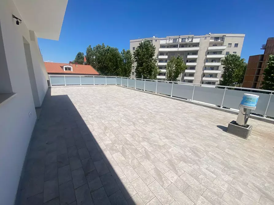 Immagine 35 di Villa in vendita  in Via Ugo Foscolo 37 a Montesilvano