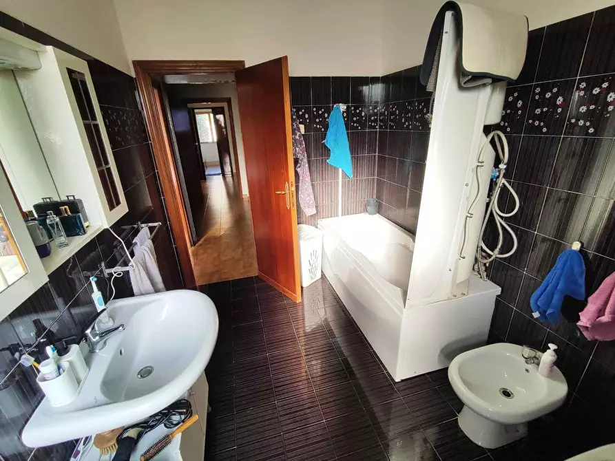 Immagine 31 di Villa in vendita  in VIA GIOTTO 2 a Guidonia Montecelio