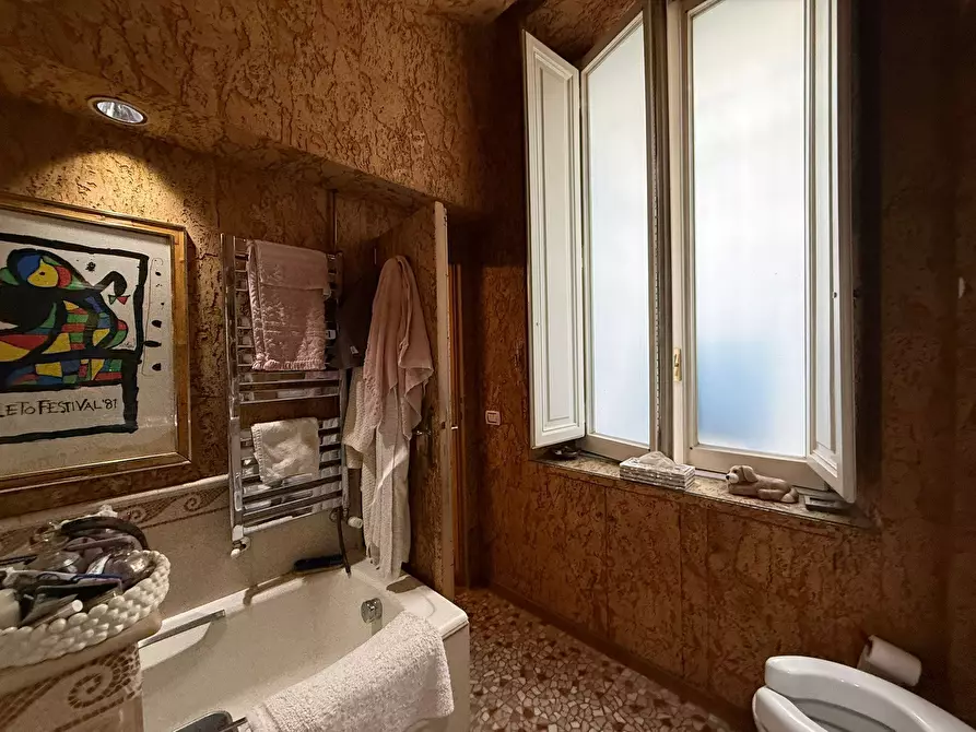 Immagine 45 di Trilocale in vendita  in Via Salaria 126 a Roma