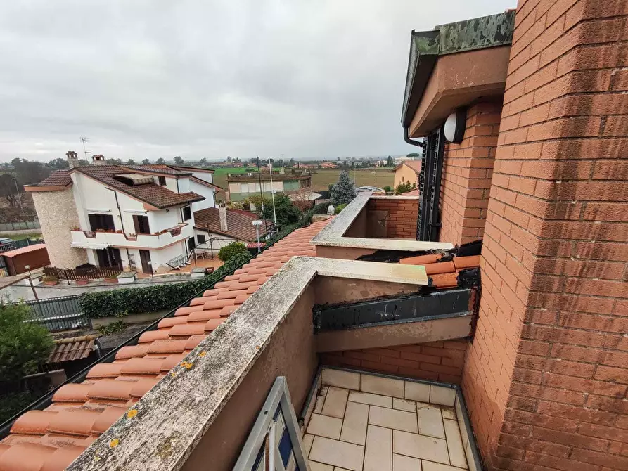 Immagine 23 di Trilocale in vendita  in Via Colle del sole 22 a Guidonia Montecelio