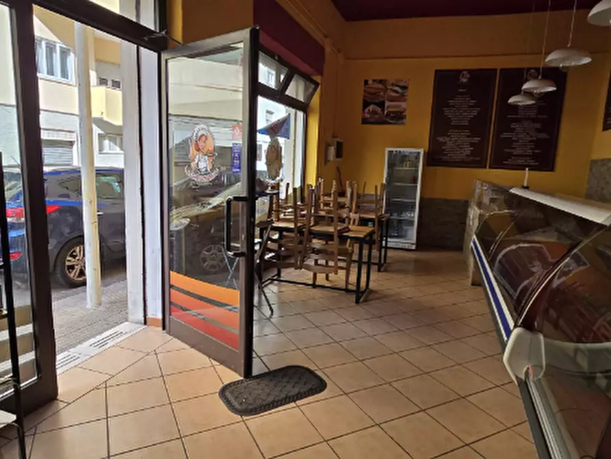 Immagine 5 di Attività commerciale in vendita  in Via Francesco Porcellana 10 a Sassari