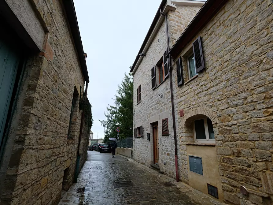 Immagine 1 di Palazzo in vendita  in Via Mattia Capponi 46 a Cupramontana