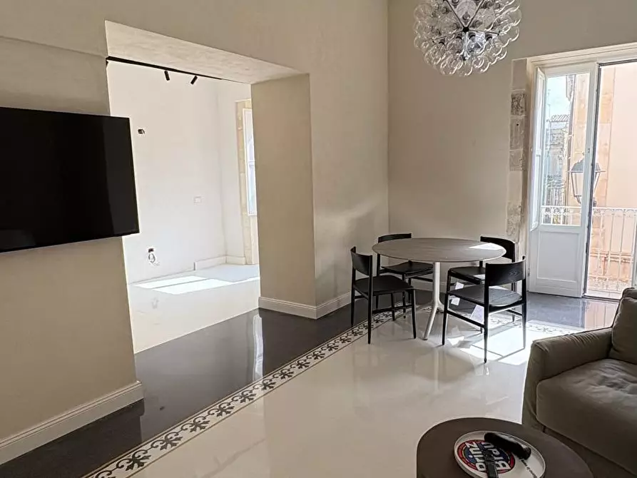 Immagine 10 di Quadrilocale in vendita  in Via delle Grazie a Siracusa