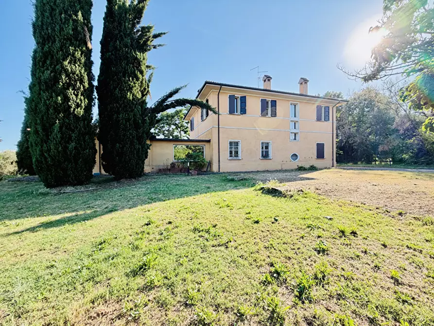 Immagine 1 di Villa in vendita  in vicinale papa 675 a Cesena