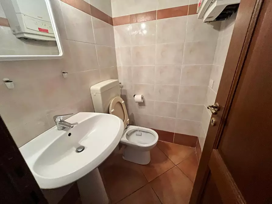 Immagine 10 di Ufficio in affitto  in Strada Giuseppe Garibaldi 27 a Parma