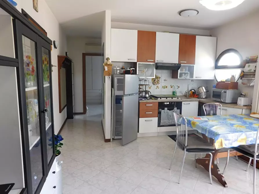 Immagine 10 di Bilocale in affitto  in Via Aristo e Giuseppe Isola 43 a Parma