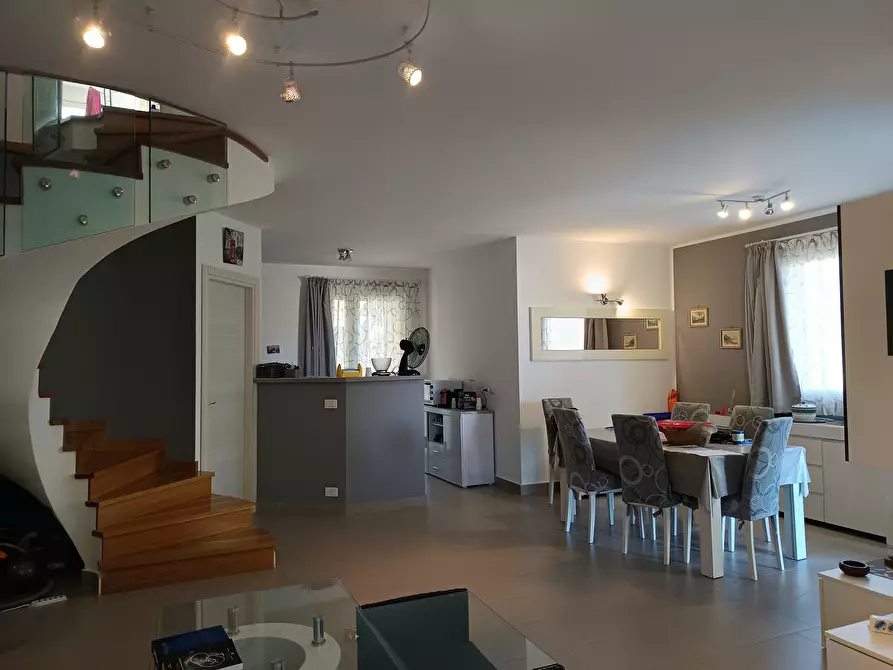 Immagine 2 di Villetta a schiera in vendita  a Castellammare Del Golfo