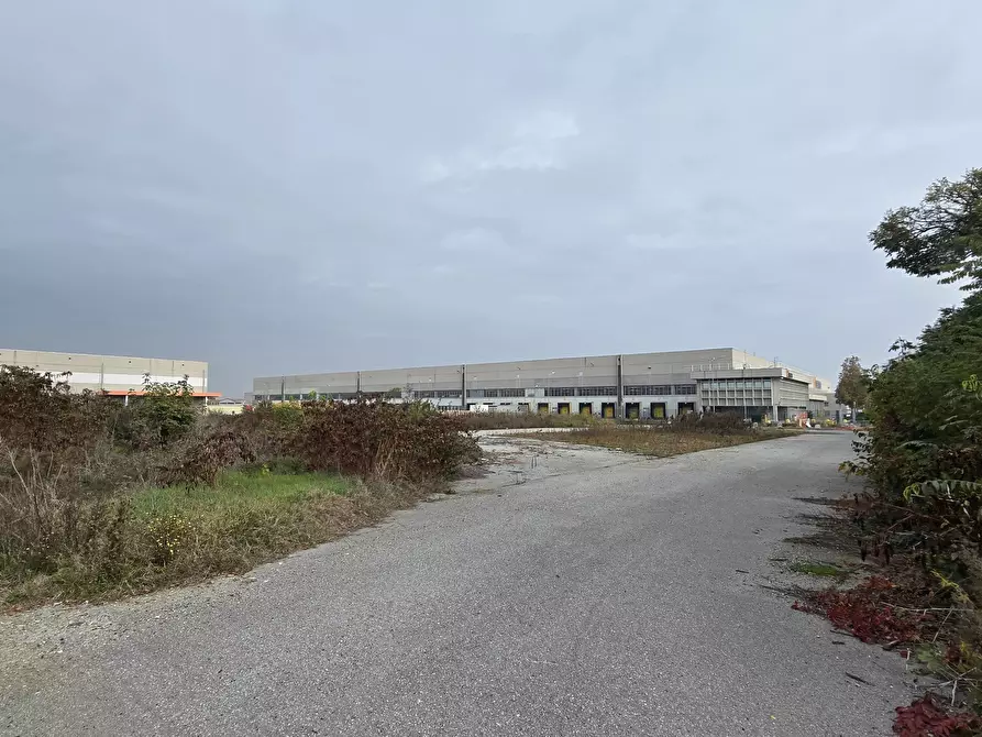 Immagine 4 di Terreno industriale in vendita  in SP234 8 a Ospedaletto Lodigiano